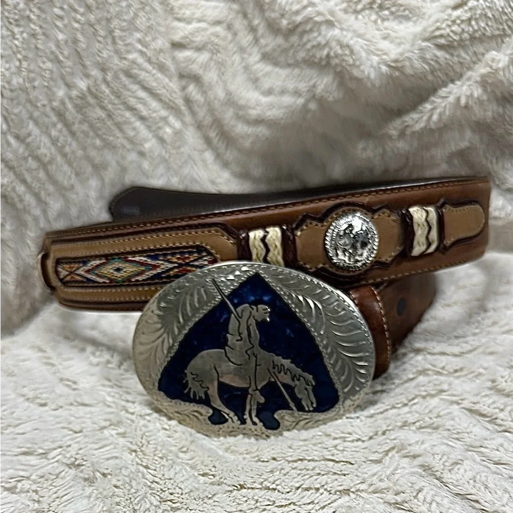 Vintage Tony Lama western  leather belt, End Of The Trail silver lbuckle, 38